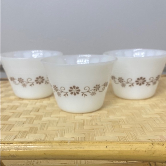 VINTAGE DYNAWARE CUSTARD CUPS - Picture 1 of 4